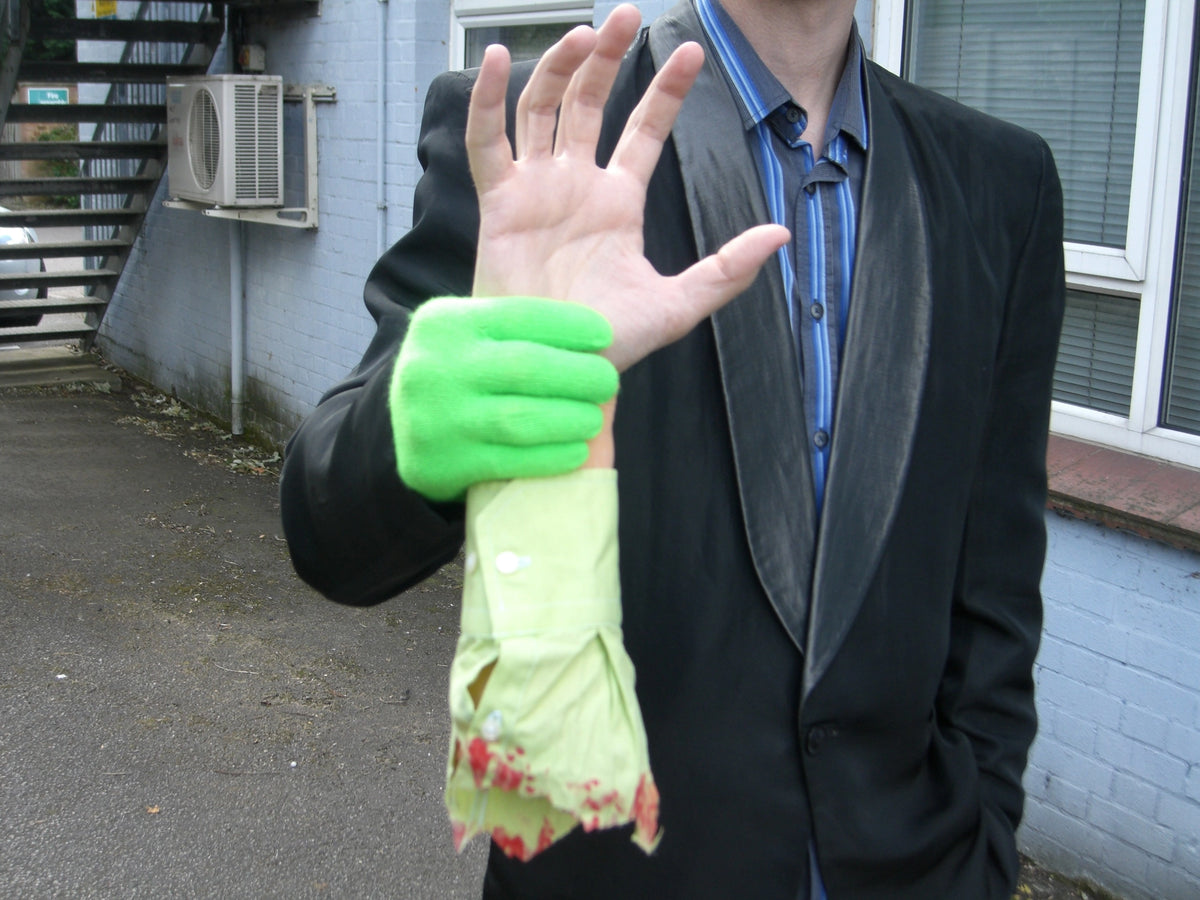 Marvin's Wicked Pranks - Living Hand