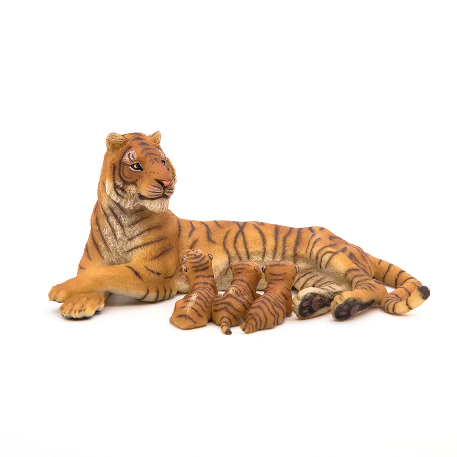 Papo - Lying Tigress Nursing