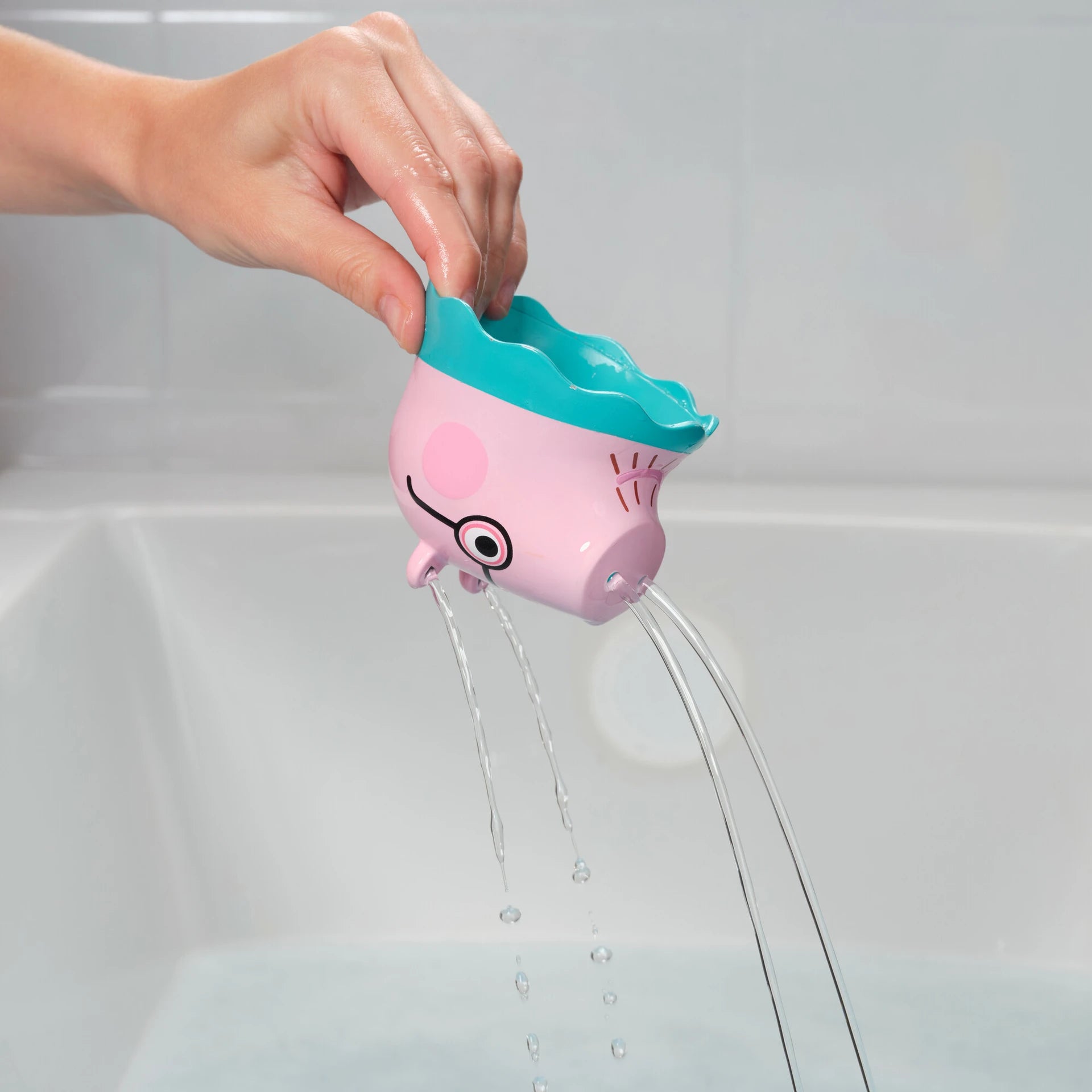 Peppa’s Nesting Family – Nesting, Sorting & Pouring Bath Toy