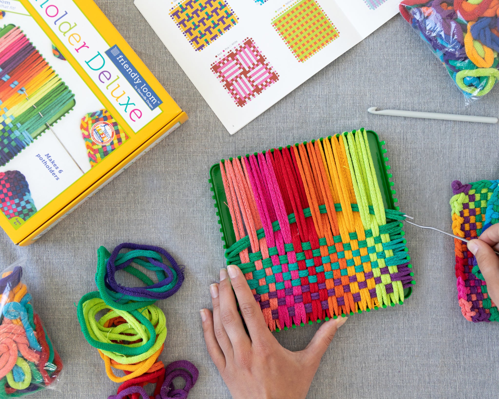 Potholder Loom Kit Plus: 7" Metal Loom