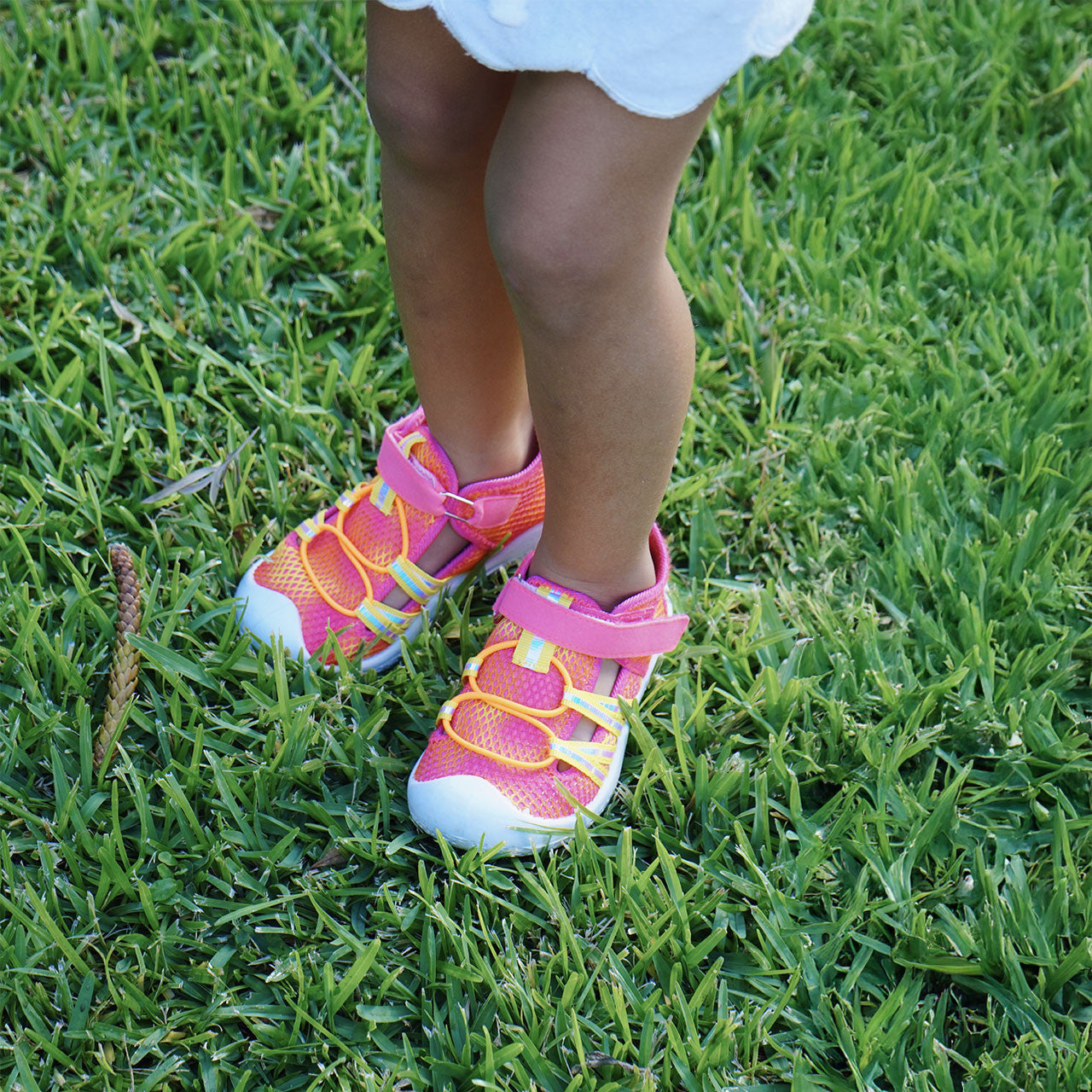 Robeez Ice Dye Water Shoes in Bright Pink