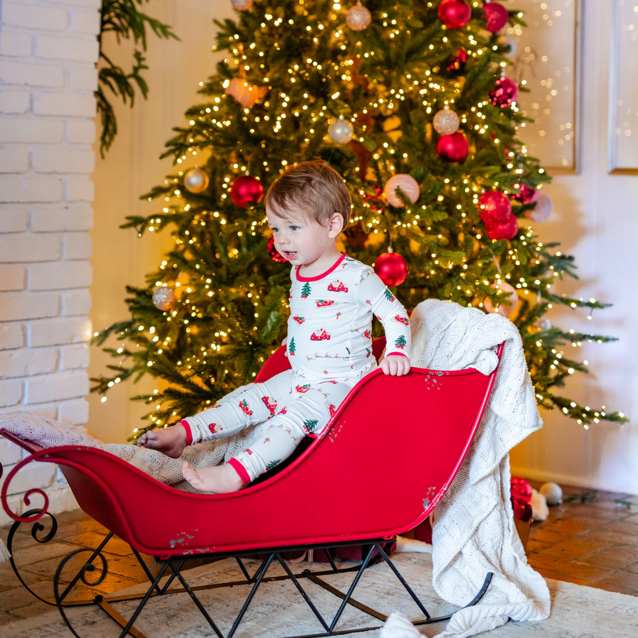 Kyte Baby Long Sleeve Pajamas in Santa's Sleigh