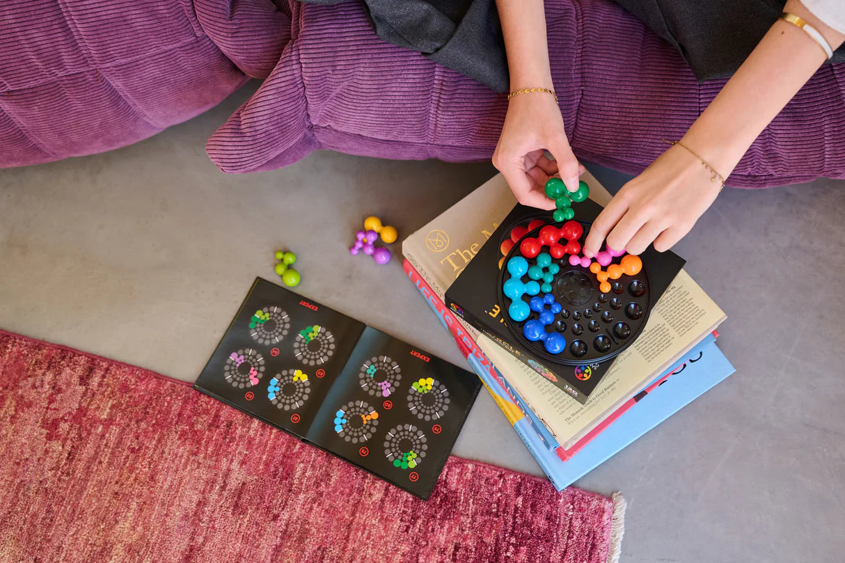 SmartGames IQ Deluxe: Circle